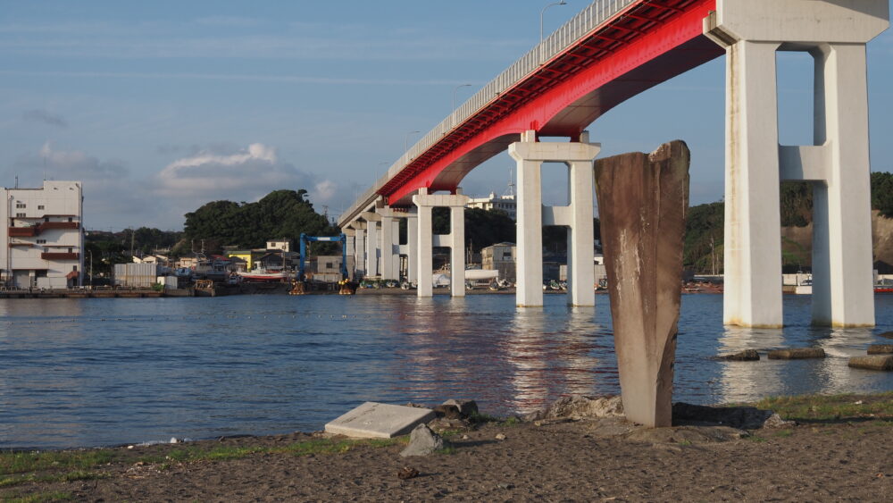 Monument of Hakushu Kitahara with Jogashima Bridge