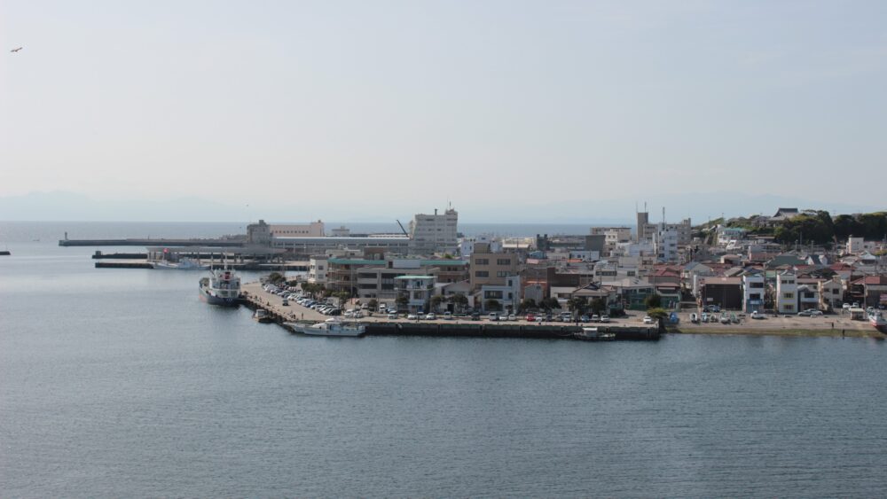 From the bridge, Misaki Port is like a battleship