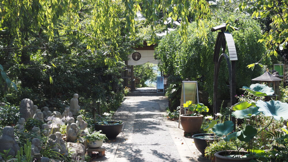 Beautiful settings of Josenji Temple